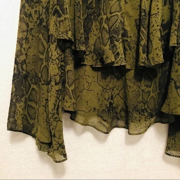Jennifer Lopez Olive Green Snakeskin Ruffle Bell Long Sleeve Blouse Size XS - Picture 8 of 11